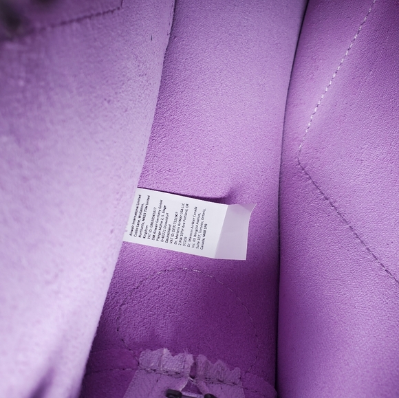 Dr. Martens Heart Shaped bag in color Lilac - Picture 6 of 6